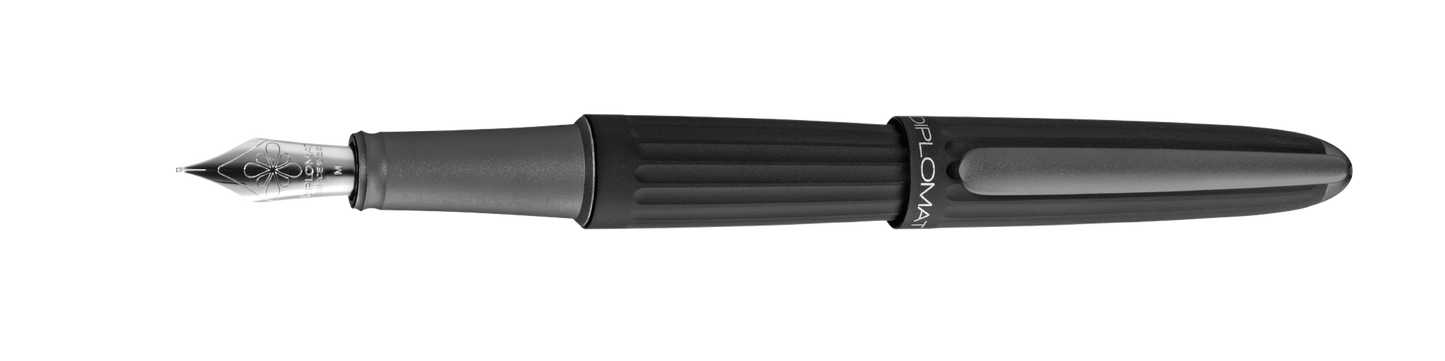Diplomat Fountain Pen Aero black - Medium
