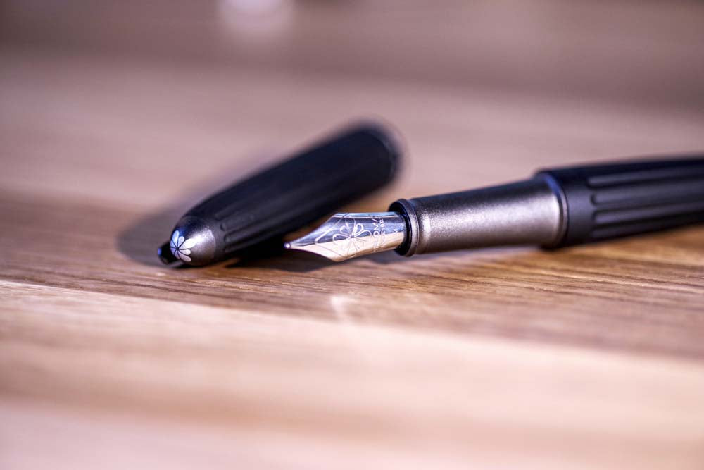 Diplomat Fountain Pen Aero black - Medium