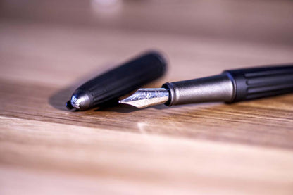 Diplomat Fountain Pen Aero black - Medium