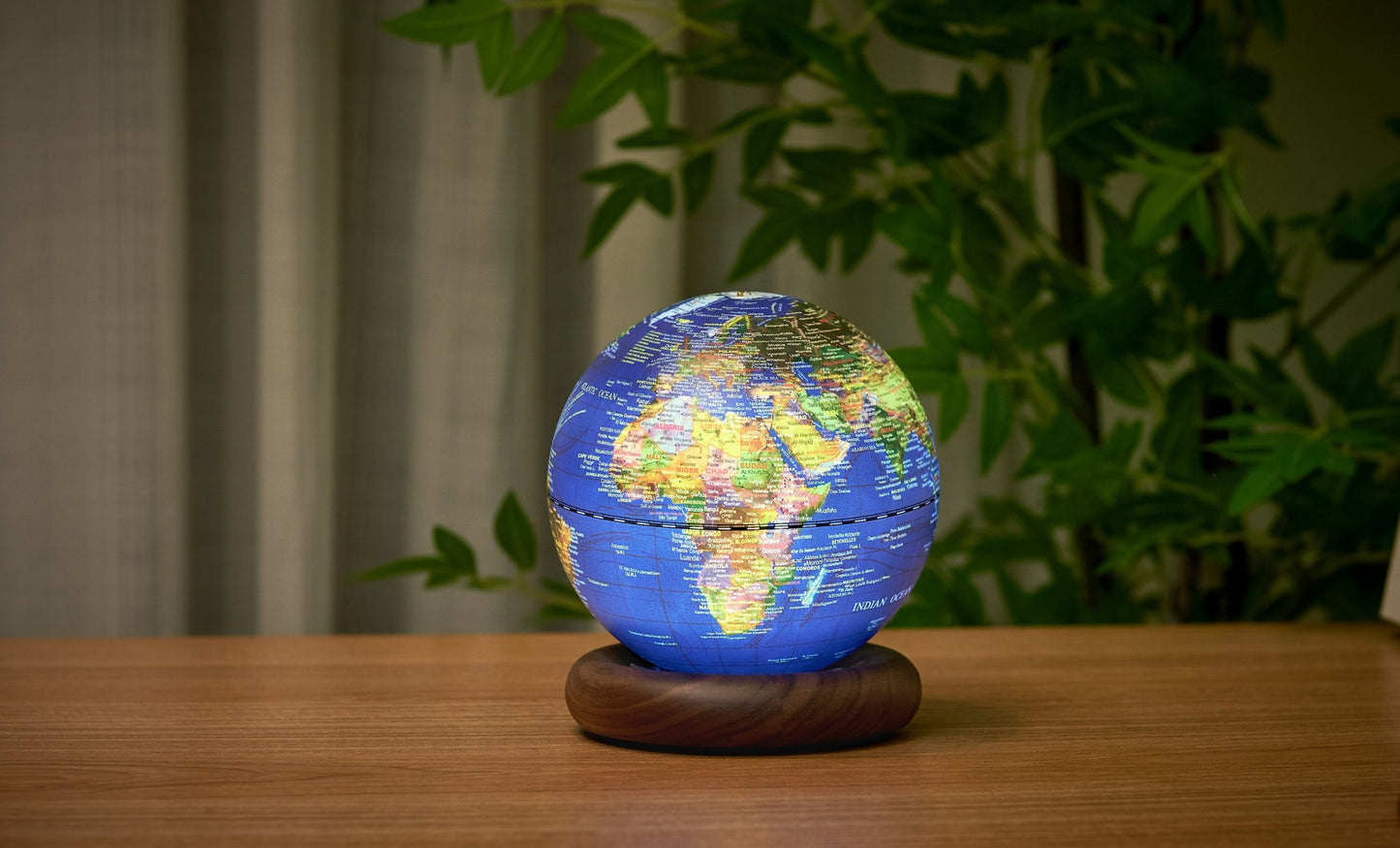 AtlasGlobe Lamp