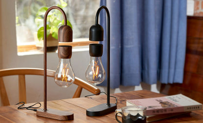 Evaro Lightbulb Lamp