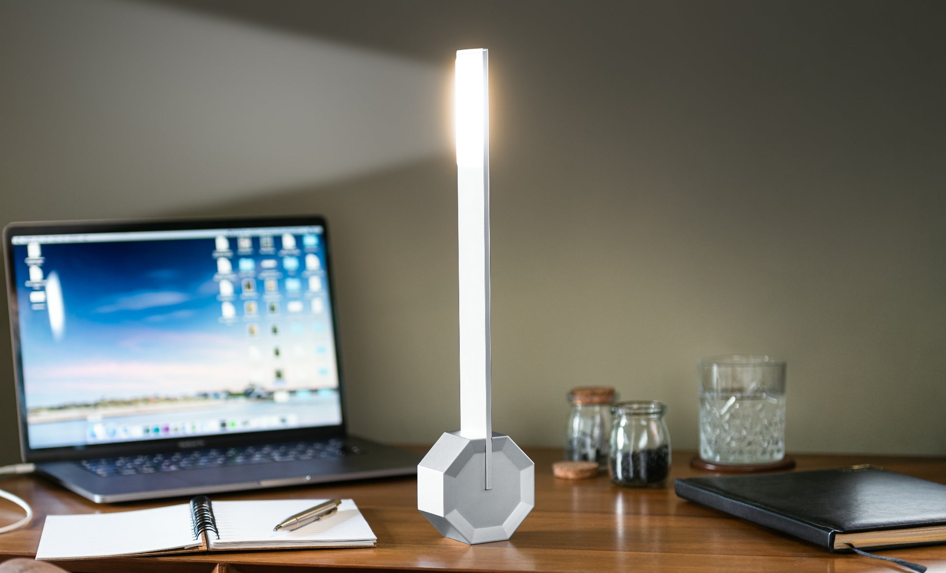 Octagon One Portable Desk Light